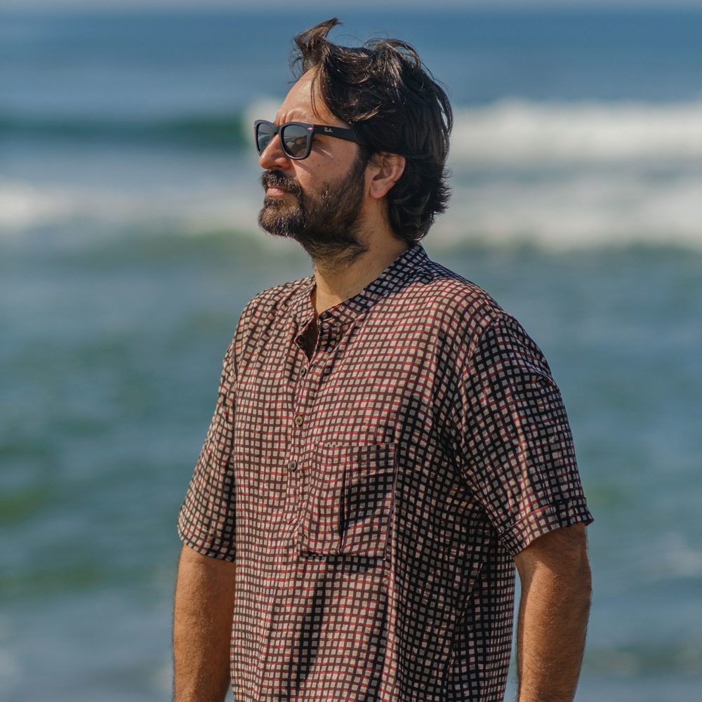 Man On Beach In Talavera Rayon Tunic Short Sleeve Print 1